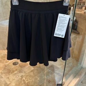Lululemon court rival skirt tall black 4T NWT